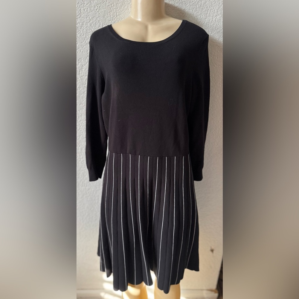 Loft Ann Taylor fit flare sexy casual midi Black Pleated Dress night out party